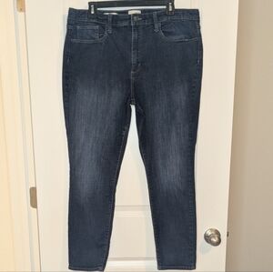 Universal Thread Women's Dark Blue Skinny Jeans - Size 18 (34R)